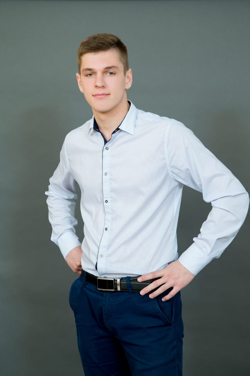 Мельник Максим Николаевич.